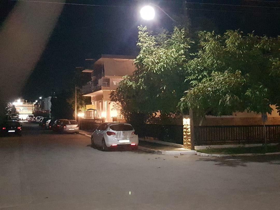 Dimitris Apartments Nea Plagia Exterior photo