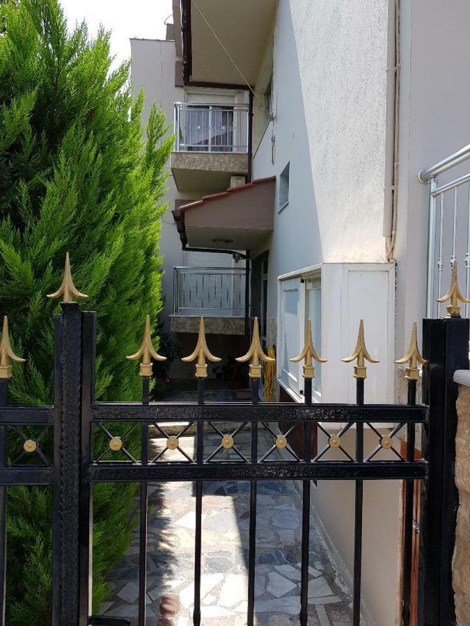 Dimitris Apartments Nea Plagia Exterior photo